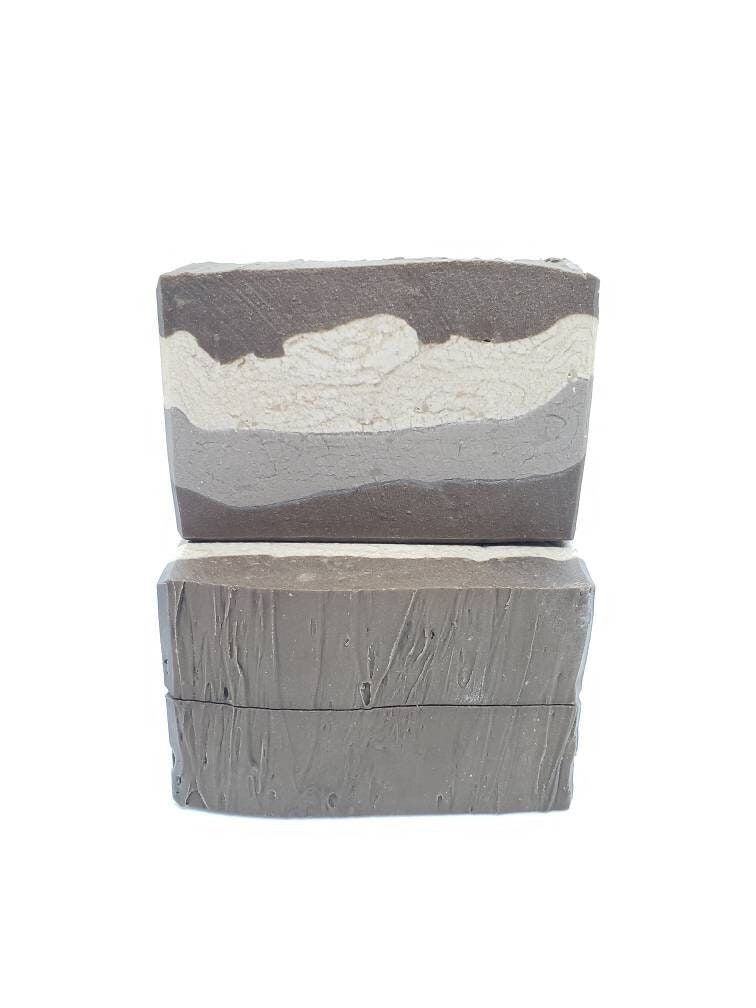 TortugaSoapCo's tweet photo. Frankincense Soap - I know how much my customers love strong scented soaps, well this one is for you! I wish you could smell how amazing this one is! #FrankincenseSoap #Homemade #Natural #Handcrafted #SmallBatch #Artisan #ColdProcessBarSoap https://t.co/lYL8XfFXpB