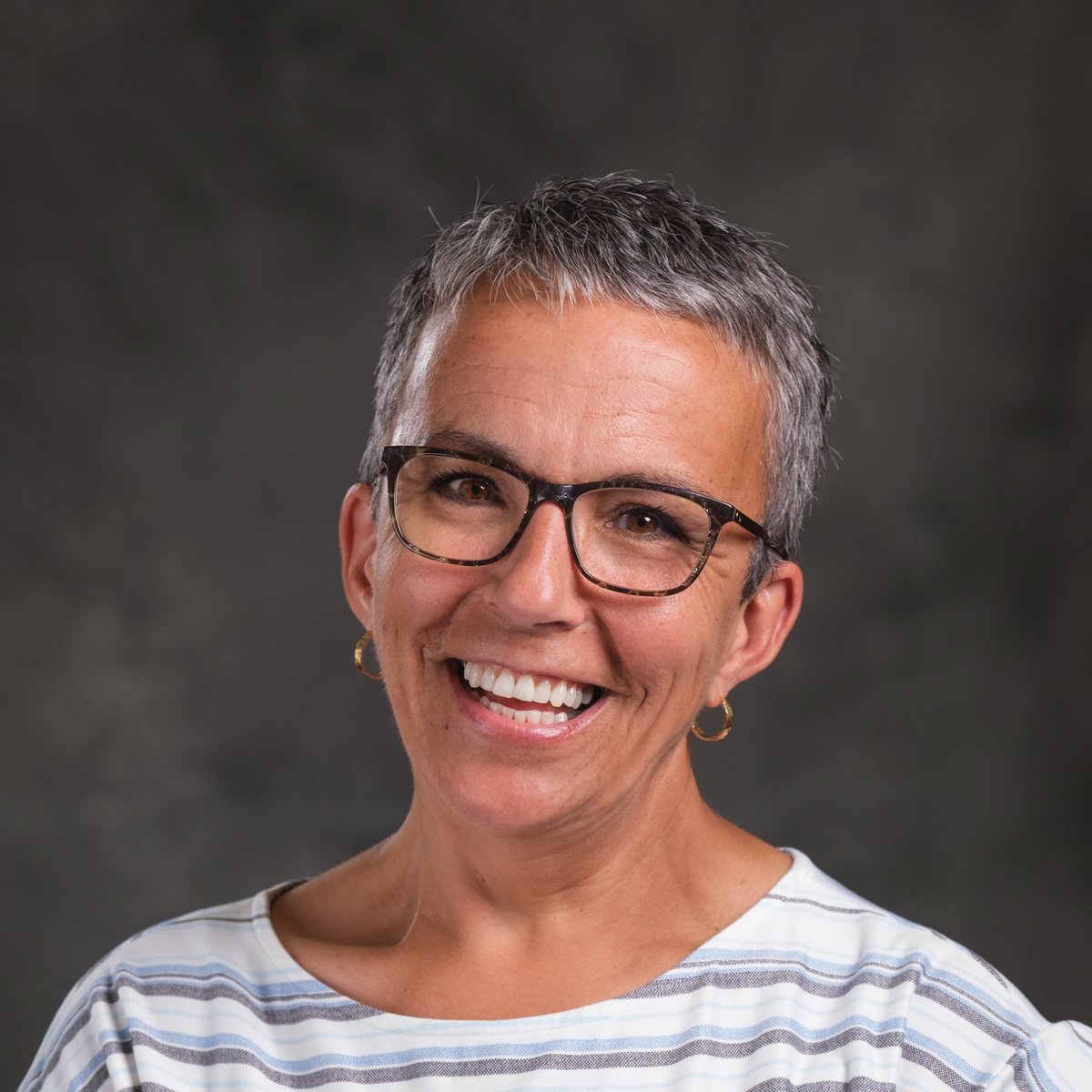 farmfoodcarepei's tweet photo. What a gorgeous smile @Berni1374 !!! Meet Bernadette Forrester!! She's been a member on our #steeringcommittee since 2017, she is also Chair of the PEI Agriculture Awareness Committee! Learn more.. https://t.co/ku8zLdlQ8U #aboutus #knowus #leadership https://t.co/IQHgtwZuEK
