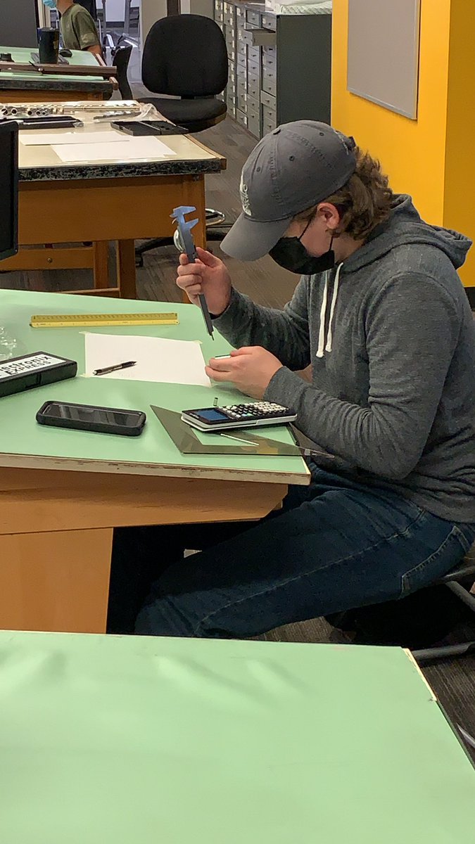 SouthHighMakers's tweet photo. Reverse engineering today.  Students using dial calipers to measure and recreate socket wrenches with 3D software. #StemChallenge #why305 https://t.co/HztIXhBTrr