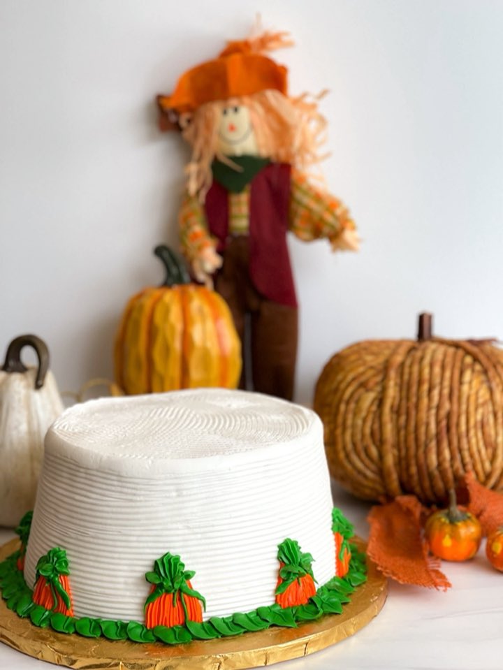 VickyBakery's tweet photo. The key to avoiding family craziness during Thanksgiving: keeping everyone full and content with sweets from our bakery ๐ #thanksgivingcake #fallcake https://t.co/FCicx7mfRO