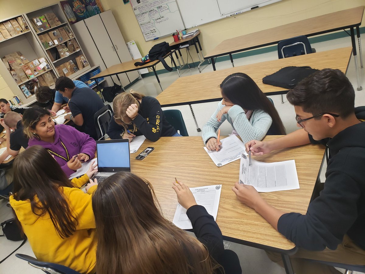 CmsReyes's tweet photo. @CorkscrewMiddle 8th graders filing a police report against the characters in Edgar Allan Poe's Tell Tale Heart, Cask of Amontillado, and Excerpt from original Frankenstein. #bringinglessonstolife #connectingbackgroundknwledge #accrosssubjectareas https://t.co/pTJCYaEqoh
