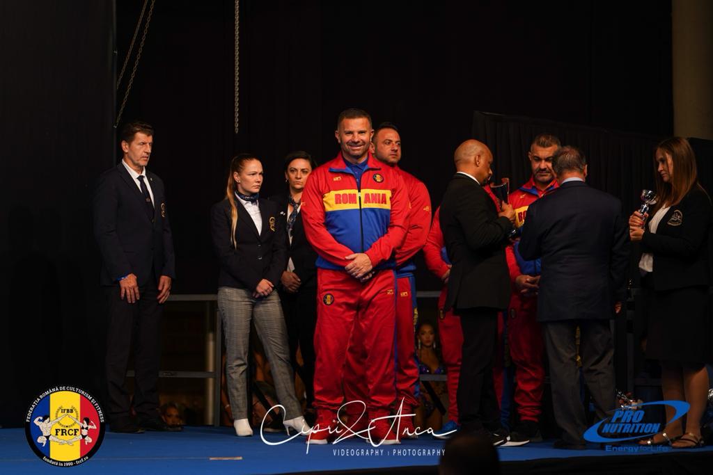 GToncean's tweet photo. 👏 Sunt foarte bucuros de rezultatele excepționale obținute la Campionatul Mondial. 🏆 Într-o competiție la care au participat peste 1800 de sportivi, 🇷🇴 România ocupă locul 2 în clasamentul națunilor la categoria masters. https://t.co/qcmXpznzRY
