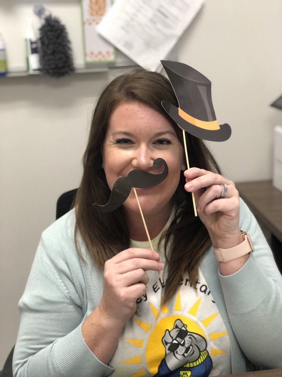 Our amazing LDC Mel Wade brightens our day at BES! #gratitude #BeTheLight @POEKPOE