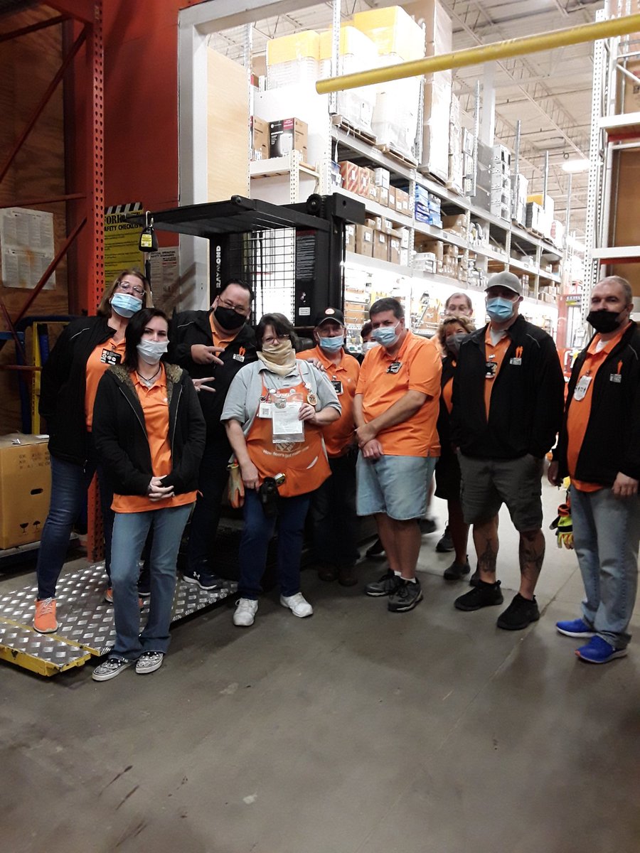 MET 3810 (@met_3810) on Twitter photo 3810 celebrating Tina Whitt as a great partner of MET
She is always ready and willing to help when needed. 3810 celebrating Tina Whitt as a great partner of MET
She is always ready and willing to help when needed.
