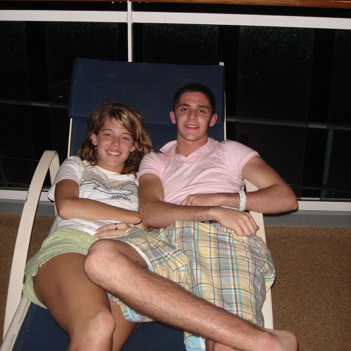 ThomasRhett's tweet photo. In this picture I was 15…wishing summer would speed up quickly so these clothes could go out of style https://t.co/DWe4KImWfb