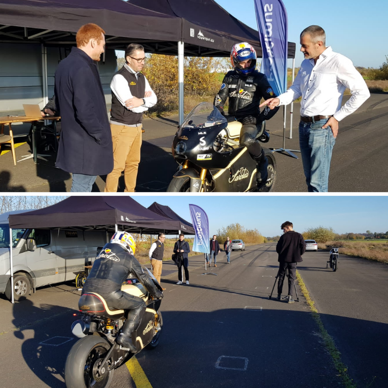 ProximusGroup's tweet photo. Samen met @SaroleaMoto en @ml6team hebben we op ons 5G innovatieplatform getest hoe #5G kan helpen om het verkeer in de toekomst veiliger te maken 🤔. Benieuwd naar de resultaten? Klik hier 👇. #5G #Inspire2022 #ThinkPossible