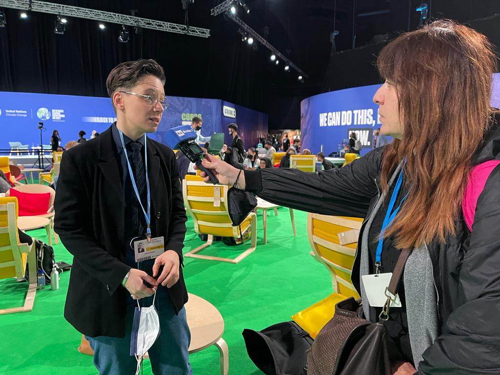 ItalianClimate's tweet photo. In occasione del #GenderDay di #COP26, la giornalista @elenapababaloni ha intervistato la nostra @ChiaraSoletti, coordinatrice della sezione #Clima e Diritti: potrete sentirla al Giornale Radio Rai!
@WGC_Climate #FeministClimateJustice
#ItalianClimateNetwork https://t.co/hgZgLQvMpc