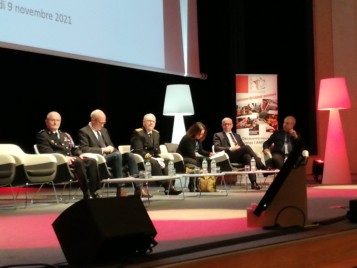 ANISPOfficiel's tweet photo. Allocutions officielles lors des #JNISP2021 en présence de nombreuses personnalités dont Mr Le @Prefet63 @SDIS_63 @PompiersFR @OrdreInfirmiers @SecCivileFrance @ClermontFd @ClrmntMetropole @udsp63 @SDIS_63 https://t.co/HzxQXx0BEw