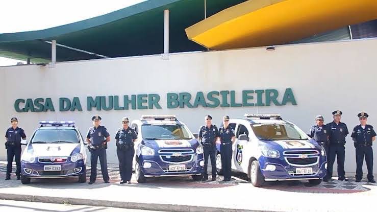 gustavofruet's tweet photo. e construímos a Casa da Mulher Brasileira.
Na nossa gestão, ainda atingimos o menor índice de mortalidade materna da história.
Na Câmara, sigo votando projetos de defesa dos direitos das mulheres e destinando recursos através de emendas p/combate à violência.
#combateaviolencia https://t.co/ZaglAw2Ft1