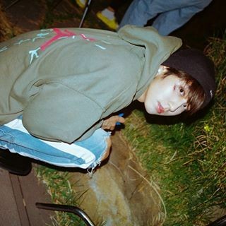 at dahit tinatamad akong gumawa ng thesis ko, bibili muna ako ng coffee