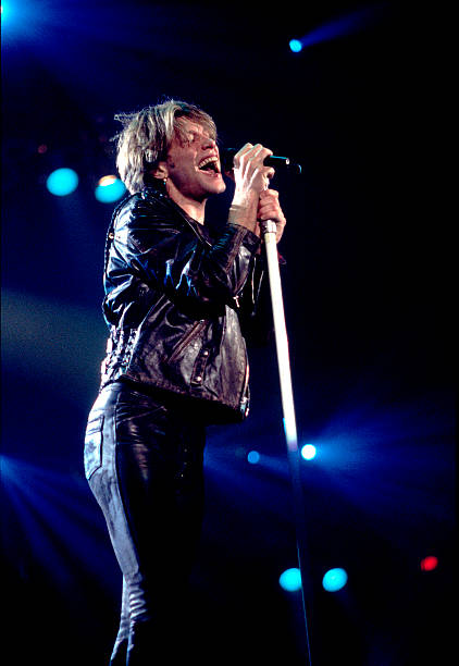 lena836's tweet photo. 1993 Rosemont Horizon, Illinois.
#BonJovi https://t.co/25F55PuUpJ