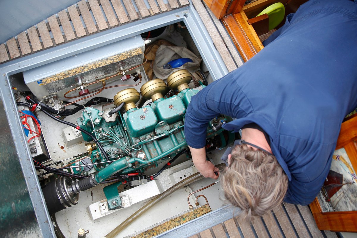 JVWeRecruitAuto's tweet photo. **Marine Engineer Vacancy - Southampton**

I'm looking to speak with Marine Engineers for a Luxury Yacht Manufacturer in the Southampton area.

If you're interested please send me over a message on here or click the link below! #marine #engineer #luxury 

https://t.co/rXWhuBkESL https://t.co/kEK64MkI74