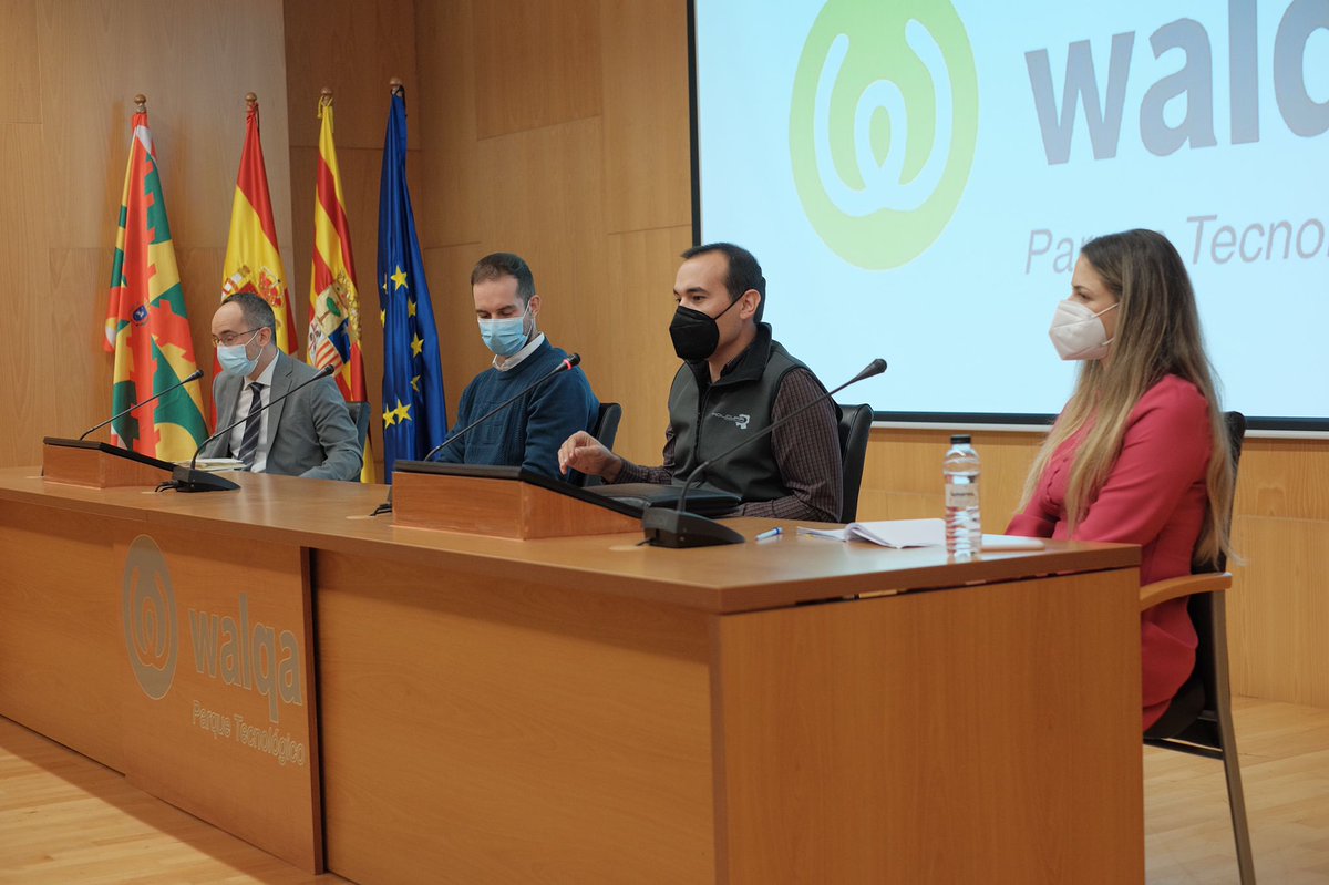 Aragón Emprende (@aragonemprende) on Twitter photo 🔛Ya ha comenzado la mesa redonda 'Construir un equipo duradero desde el inicio' con Ignacio Serrano de <a href="/molcuar/">MOLCUAR UTILLAJES</a>; David Casanova de #ErasmusPlay y
<a href="/rblascomarin/">Ruben Blasco Marin</a> de <a href="/InarTecnologias/">Inar Tecnologías</a>. En este espacio modera Rosa Serra, responsable jurídica de Marina de Empresas - Lanzadera. 🔛Ya ha comenzado la mesa redonda 'Construir un equipo duradero desde el inicio' con Ignacio Serrano de <a href="/molcuar/">MOLCUAR UTILLAJES</a>; David Casanova de #ErasmusPlay y
<a href="/rblascomarin/">Ruben Blasco Marin</a> de <a href="/InarTecnologias/">Inar Tecnologías</a>. En este espacio modera Rosa Serra, responsable jurídica de Marina de Empresas - Lanzadera.