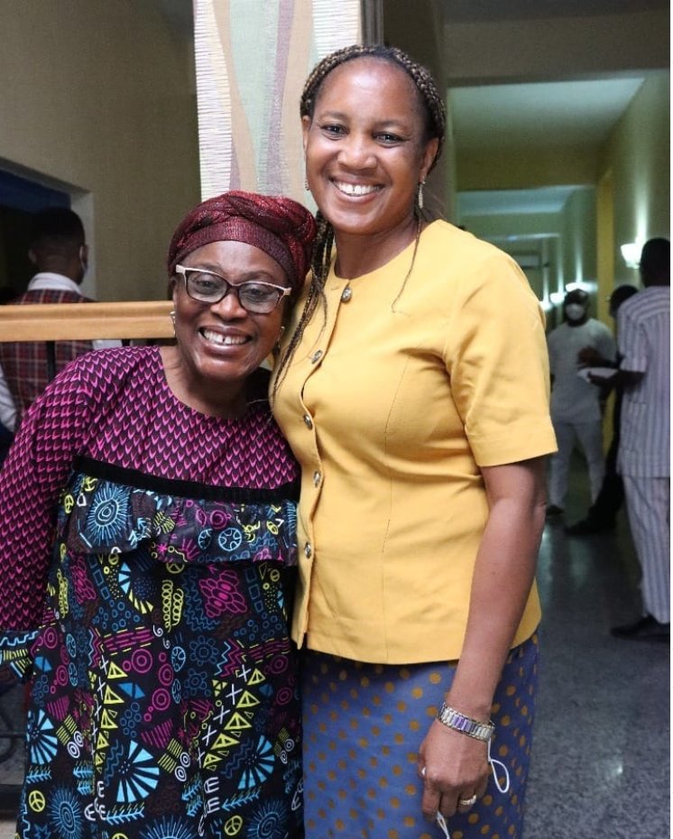 ParAstoriaHotel's tweet photo. Share great moments with colleagues &amp; friends here at Parkview Astoria Hotel, Ikoyi.
.
Service at its best.
.
#parkviewastoriahotel #affordablehotelsontheisland #Pah #lagoshotels #luxuryhotels #afforadableluxury  #hotels #reservations #hotelselfie #beautifulhotels #hotels https://t.co/r8vTLxIbik