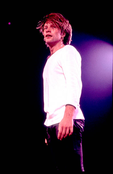 lena836's tweet photo. 1993 Rosemont Horizon, Illinois.
#BonJovi https://t.co/25F55PuUpJ