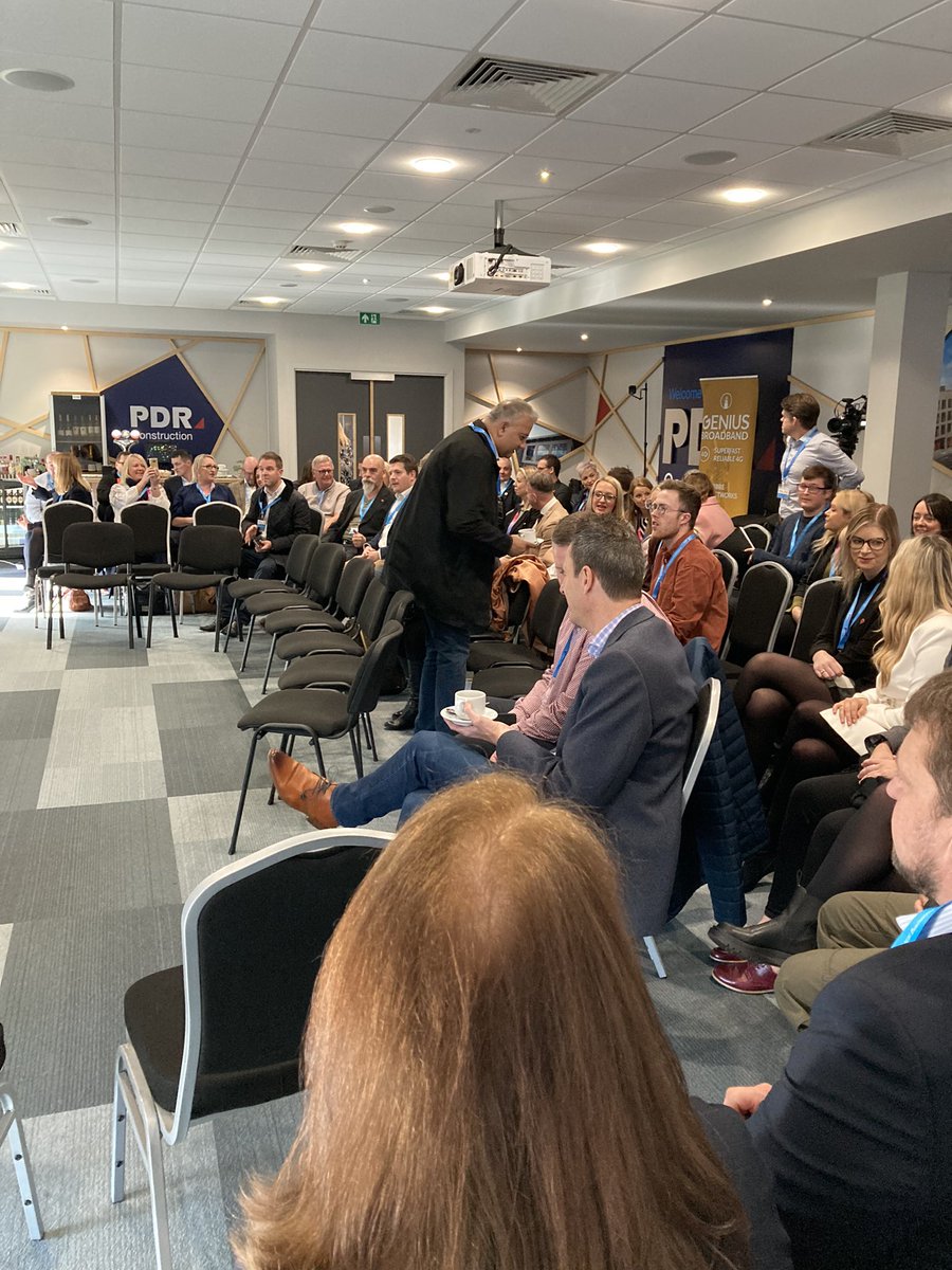 insight6NYorks's tweet photo. Out and about today #TechWeekHumber21 with @WTYIndustry and @TheBCHull
#networking #goodtobeout #outout https://t.co/JGju9PS3m5