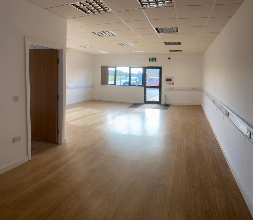 lepdevelop's tweet image. Available leasehold unit 18  #LincolnEnterprisePark 982 sqft (91sqm) of office facilities inc kitchen, male/female Wc, Ac, parking  #commercial #development For more info DM or email: info@lincolnep.co.uk