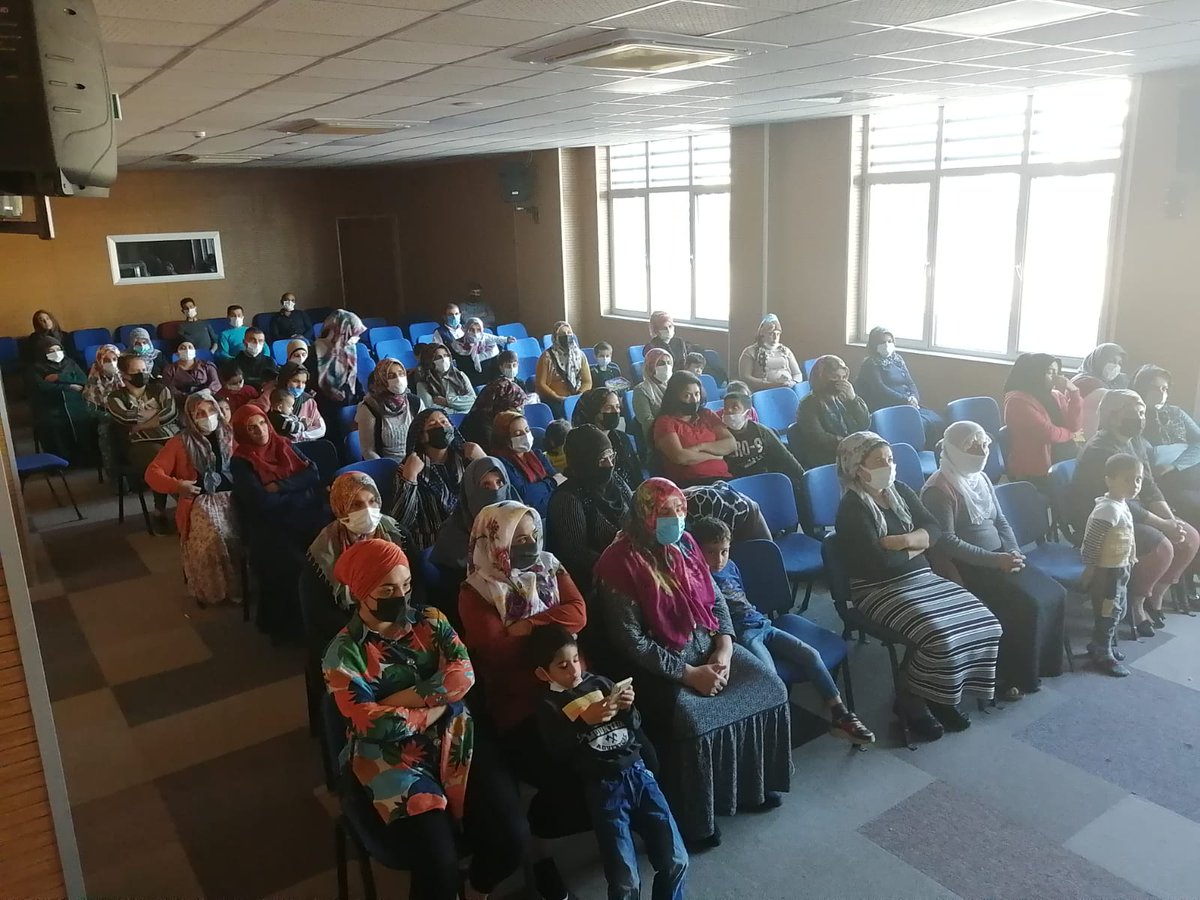 SelcuklarI's tweet photo. Rehberlik Öğretmenlerimiz tarafından öğrenci eğitimi öncesinde velilerimize mahremiyet eğitimi verildi. https://t.co/C3sUxumUd0