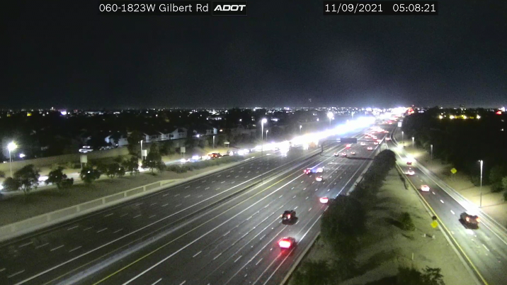 GinaMaravillaTV's tweet photo. Traffic Alert: Construction crews are still out on the US 60 Eastbound so freeway is still closed between Gilbert Rd &amp; Greenfield. Was supposed to open at 5 am this morning. #azfamily https://t.co/11OYePZ9v1