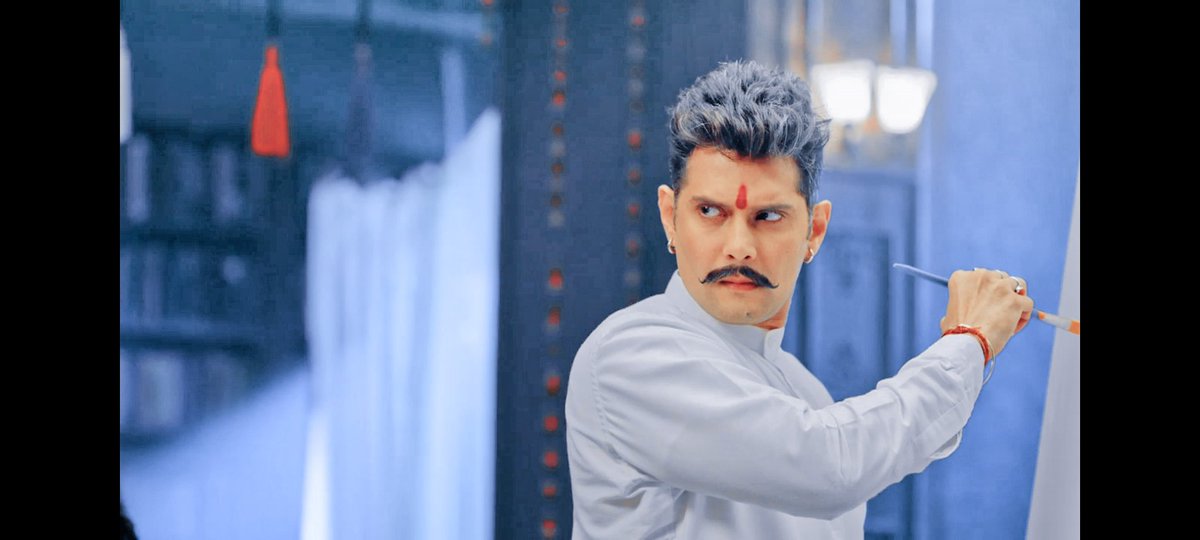 Kaamboltahaiix's tweet photo. The artistic / creative side of Vir is underrated. I just love those scenes when he paints his canvas, The brush dancing in his fingers.... 

Writers, Please ek aur scene dedo with Vir painting 😭
#AmarUpadhyay 
#Molkki 
#VirendraPratapSingh https://t.co/Z22sMqKfyY