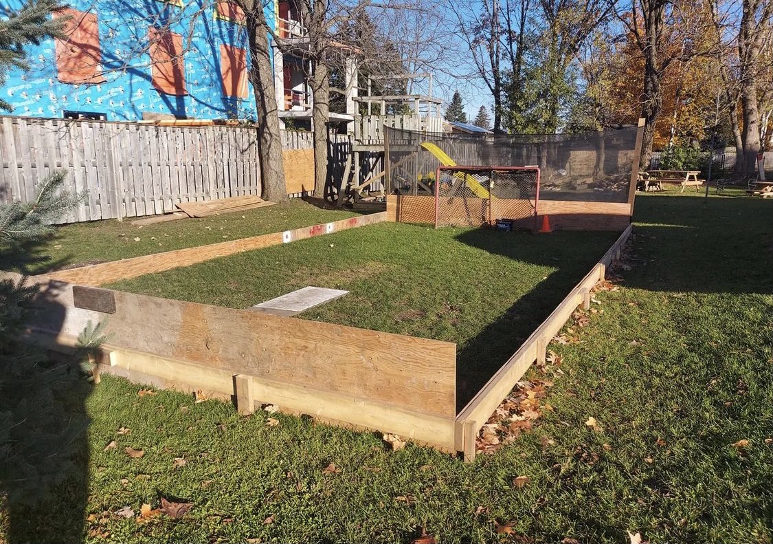 RinkMaster's tweet photo. Seeing all these #beforephotos has us super excited for the upcoming #odr season! Kevin and his family are going to have a wicked rink! 👏🏻👏🏻👏🏻
Curious…what is the weather like where you are? ☀️🌧❄️ https://t.co/c4teGMCuMN