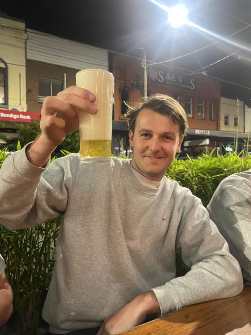 upsettingpints's tweet photo. Filthy frothies down in Aus now that it’s reopening. Did they not learn? #upsettingpints https://t.co/dw9ZWYPlUV