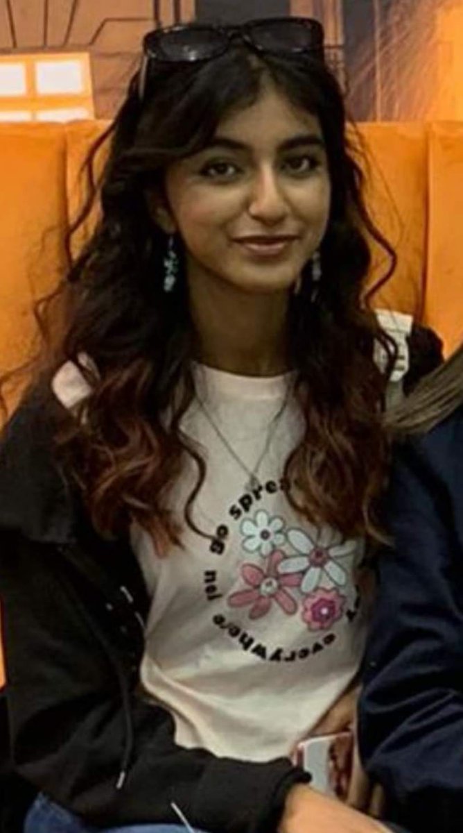 kauaemua's tweet photo. Anyone in Leicester please let me know if you've seen this girl, Maariyah Osman, 15, she went missing in the Evington valley area on Sunday. She's 5'5, was wearing joggers, a bomber jacket and black &amp; white trainers. https://t.co/4ShNxi63d3