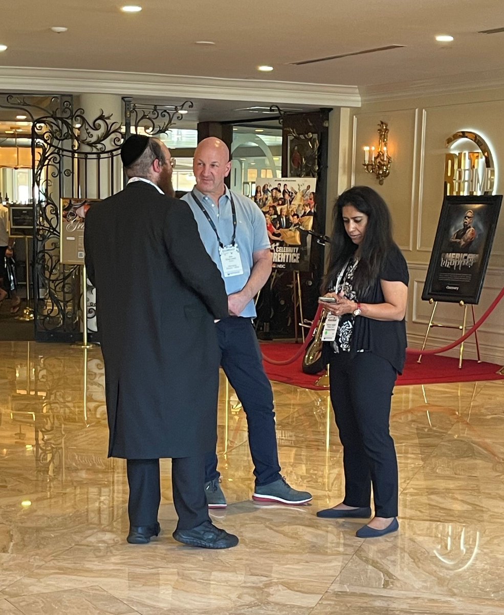 arbor1's tweet photo. The Arbor team had a great Day 1 of networking and panels at #eCoreSummit! The Sales team enjoyed catching up with clients and partners, and meeting industry colleagues! #ArborRealtyTrust #Multifamily #eCore21 https://t.co/Tcdusqa3SW