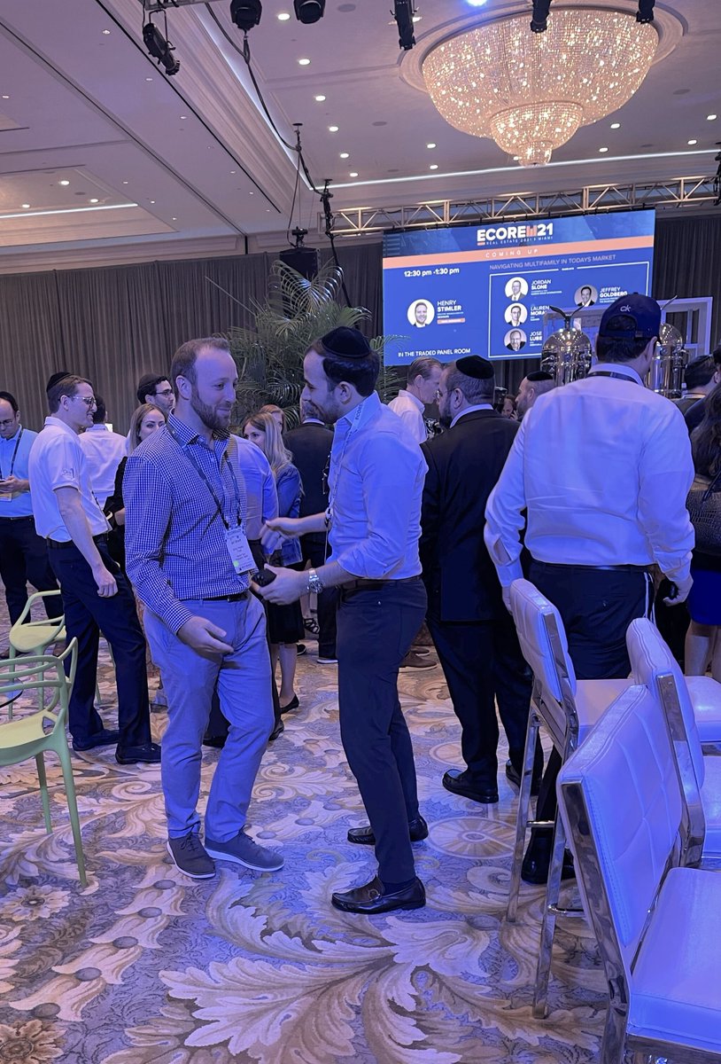 arbor1's tweet photo. The Arbor team had a great Day 1 of networking and panels at #eCoreSummit! The Sales team enjoyed catching up with clients and partners, and meeting industry colleagues! #ArborRealtyTrust #Multifamily #eCore21 https://t.co/Tcdusqa3SW