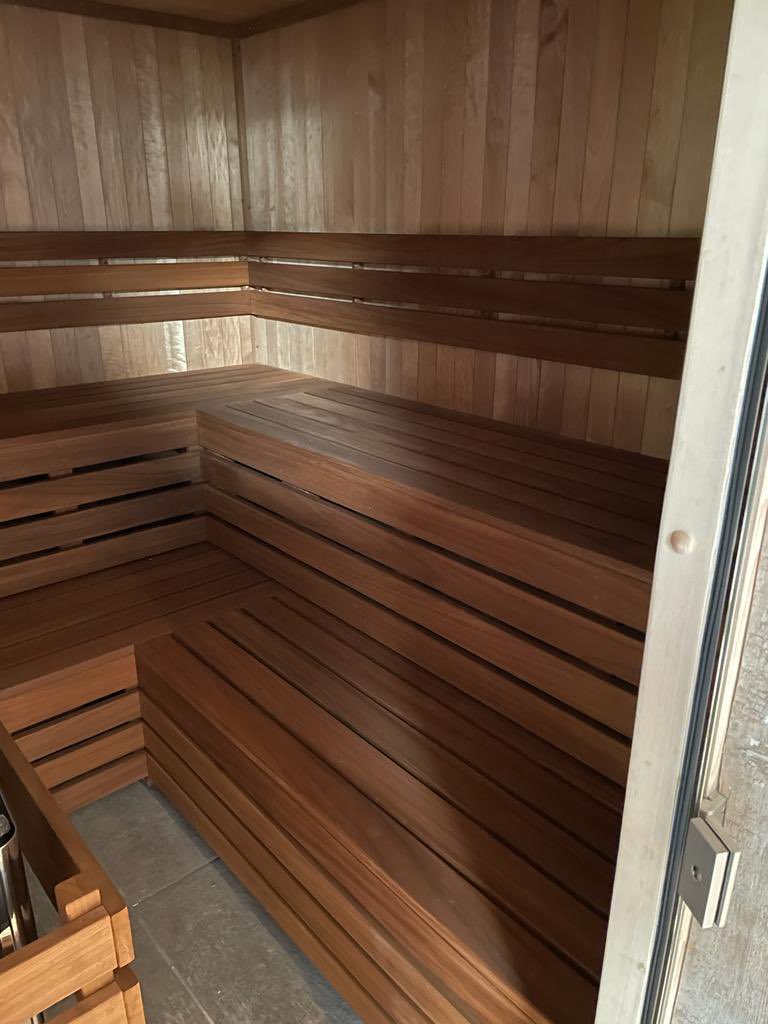 PoolsSmart's tweet image. Stunning 2 tone sauna we completed for a client last week!!! #sauna #saunabenefits