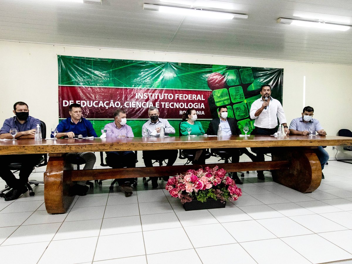 correiopopular_'s tweet image. Prefeitura participa de ciclo de palestras do Calha Norte
correiopopular.com.br/vernot.php?id=… 
#jiparana #ifro #arom #ProgramaCalhaNorte #projetos #obras