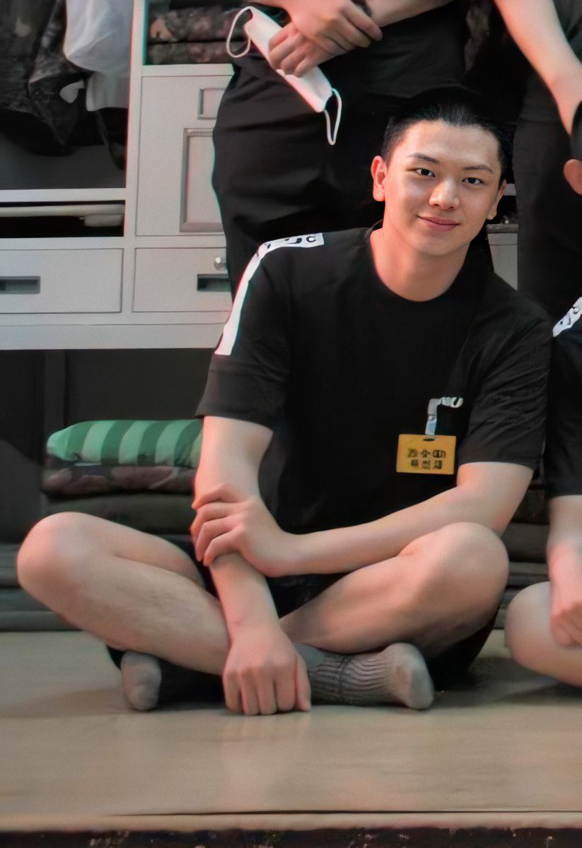 iamchichers's tweet photo. D-5
And then they released Sungjae’s first official military photos and his photo wearing the ROKA shirt. I can still remember how we got a little too excited back then. 😂
#WaitingForYook
#YOOK_SUNGJAE #육성재 https://t.co/z7TiC6yPDG