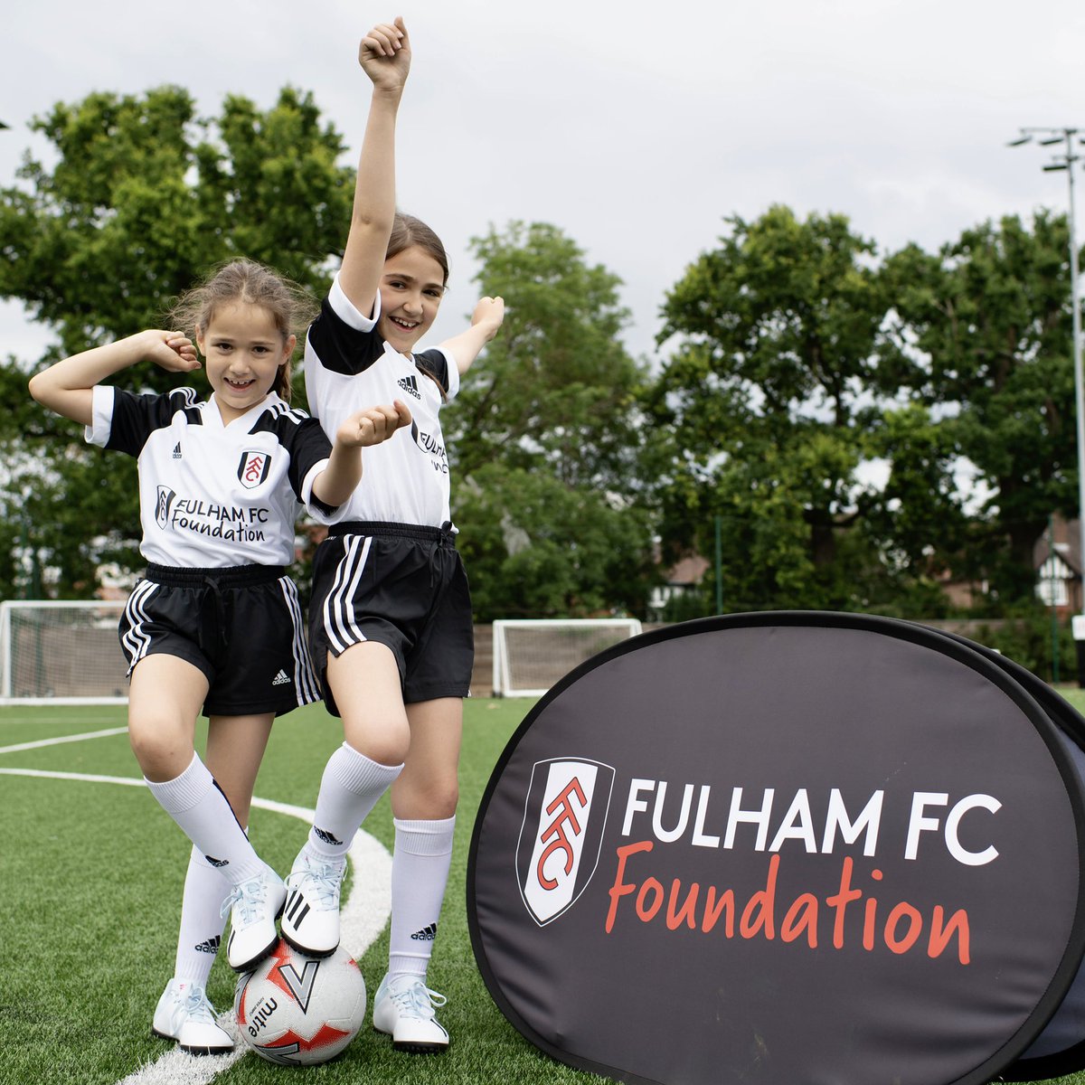 FulhamFCFound's tweet photo. Who wants to play in our @FulhamFC Girls Schools Tournament?!? 

👧 U11 Girls
📍 Fulham FC Training Ground Motspur Park
📅 Friday 19th November
⏰ 9:30am start

If your school is interested contact foundationinfo@fulhamfc.com today.

#FulhamFamily #PLPrimaryStars https://t.co/OHWDwkT8HR