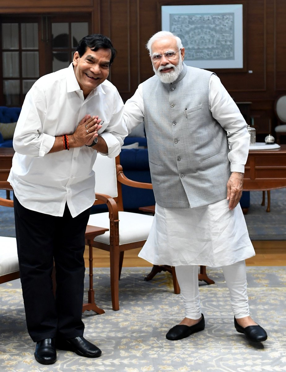 aksharmaBharat's tweet photo. हमारे पूज्य, हमारे पथ प्रदर्शक, राष्ट्र के गौरव एवं विश्व के सर्वमान्य ने���ा परम आदरणीय प्रधानमंत्री श्री नरेंद्र मोदी जी से आज दिल्ली में मुलाक़ात कर उनका आशीष और मार्गदर्शन लिया।

#HumaraUP @RSSorg @BJP4India @BJP4UP @narendramodi @JPNadda @AmitShah @myogiadityanath @PMOIndia https://t.co/6RAF4ddFuh