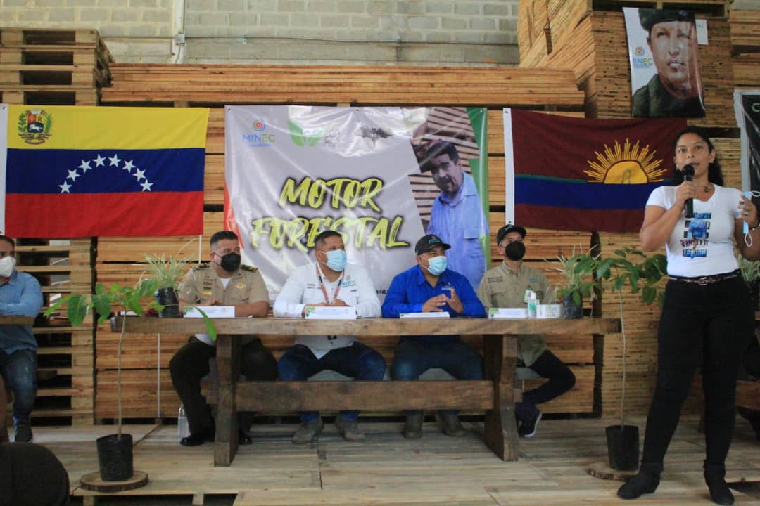 waltherchacon's tweet photo. #MotorForestalActivo | ¡Gracias por la receptividad y la confianza #Carabobo! Entregamos más de 40 adecuaciones a #IndustriasForestales, en el marco de la jornada que llevamos adelante en todo el país para fortalecer el #MotorForestal. #PuebloDignoYSoberano #9nov @MinecOficialVe https://t.co/ZuEVykNXJl