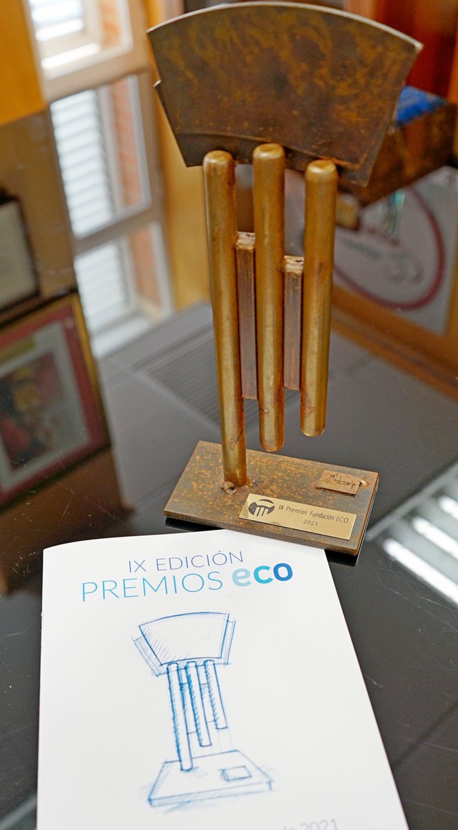 AreaUnoArrixaca's tweet photo. 📢En la IX edición de los #PremiosECO @FundacionECO celebrada en Madrid, el servicio de Oncología @AreaUnoArrixaca ha obtenido el premio a la mejor iniciativa de calidad asistencial en #Oncología 
El Dr. José Luis Alonso, jefe de servicio de #OncologíaMédica recogió el galardón👏 https://t.co/EqZslF5A91