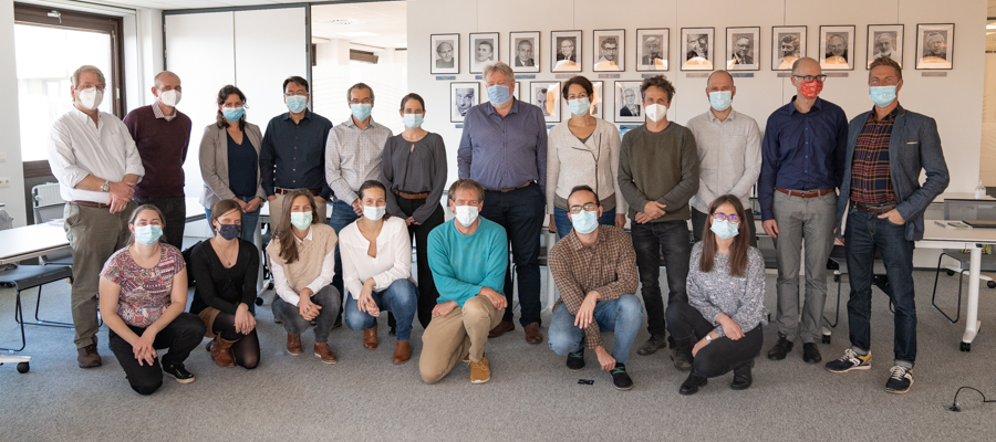 IMMUcan's tweet photo. Long time, no see!🤝👀The #IMMUcan team held its 1st Scientific #FaceToFace on 28-29 October at the @EORTC to discuss:
>Multiplex #immunofluorescence & Imaging #MassCytometry
>#DeepProfiling
>our #data integration strategy
>plans for the future
Happy colleagues pictured below👇 https://t.co/fmiGg92oDf