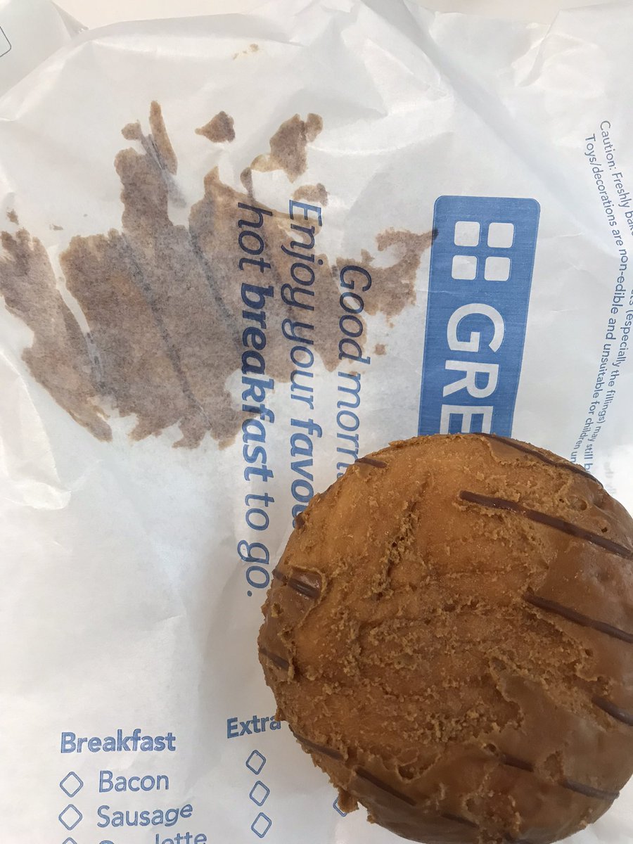 Neil_Rambo's tweet photo. @GreggsOfficial Dear Gregg, it’s with a heavy heart that I must report this devastating set of circumstances. The topping is stuck to the bag. Please can you coat the top of the donut icing with icing sugar to save it from itself? https://t.co/bPzdhJyEsE