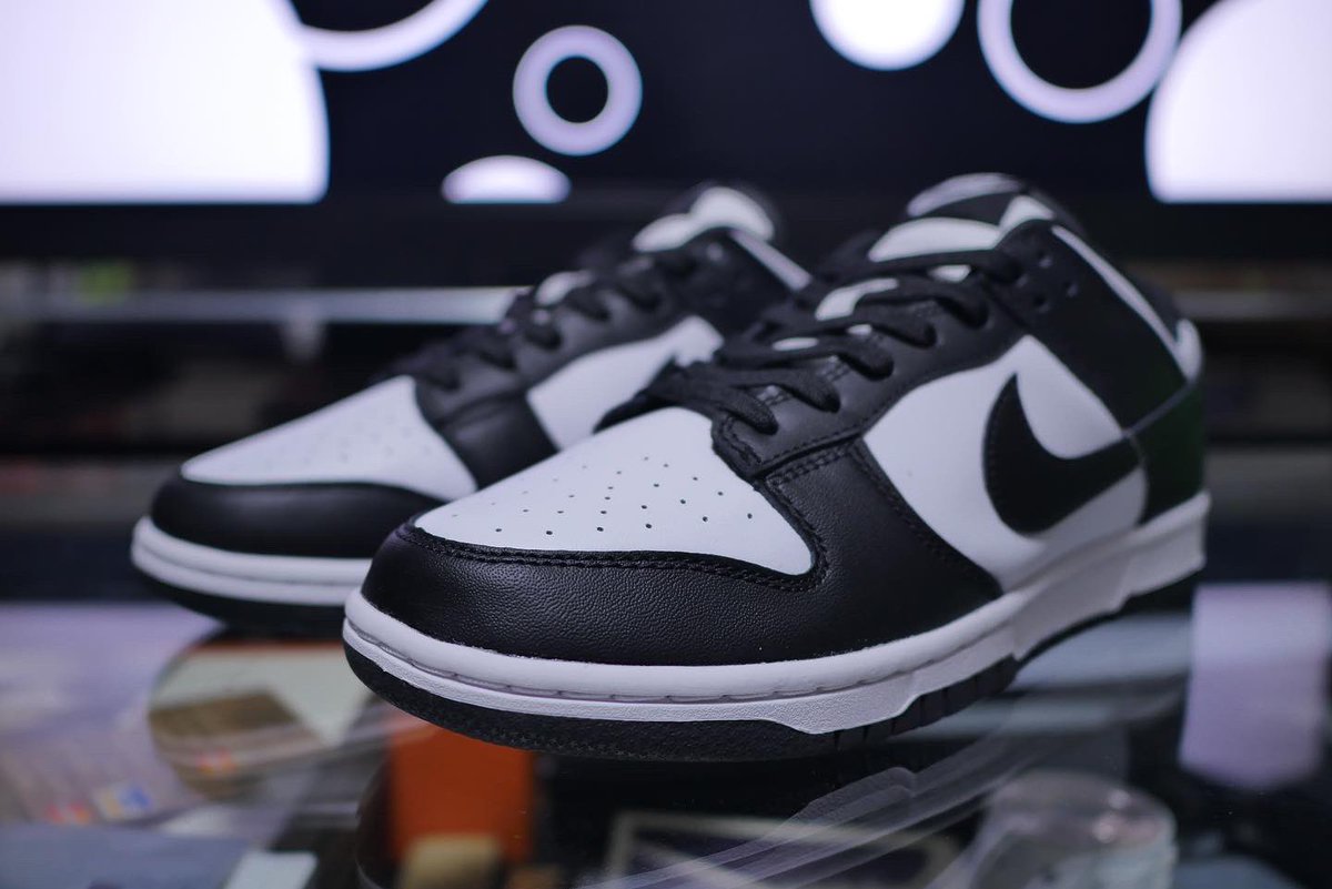grigioalloy's tweet photo. - 今日のズック / TODAY'S KICKS -
「NIKE DUNK LOW RETRO WHITE/BLACK "PANDA"」
ナイキダンク目ダンクロウ科ダンクロウパンダ属に分類されるズックです🐼
やっと飼えてめでたし。
STYLE CODE : DD1391-100
#NIKE #DUNK #DUNKLOW #PANDA #SNKRS #SNEAKERS #KICKS #KICKSGRAM https://t.co/pPWj3VkG49