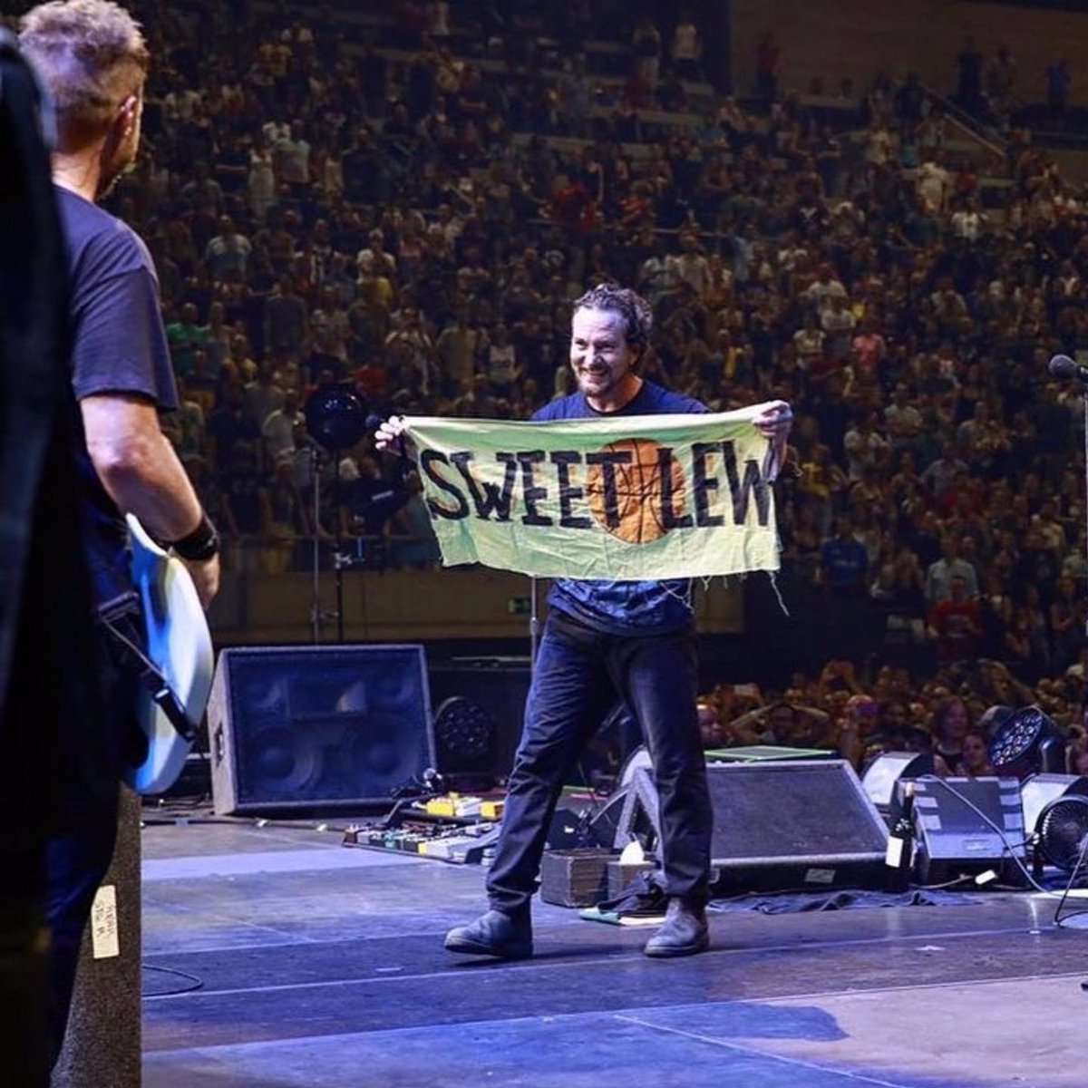 JeffAmentsArmy's tweet photo. #lostdogsweek 
“I think it was voted the second worst #PearlJam song of all time!”
#JeffAment
Jeff wrote Sweet Lew, his ode to Kareem Abdul Jabbar, for #Binaural. It found a home on #LostDogs, and in the hearts of Ament Aficionados everywhere. 
📸@Danny_Clinch @PearlJam https://t.co/Kb1BII9oKb