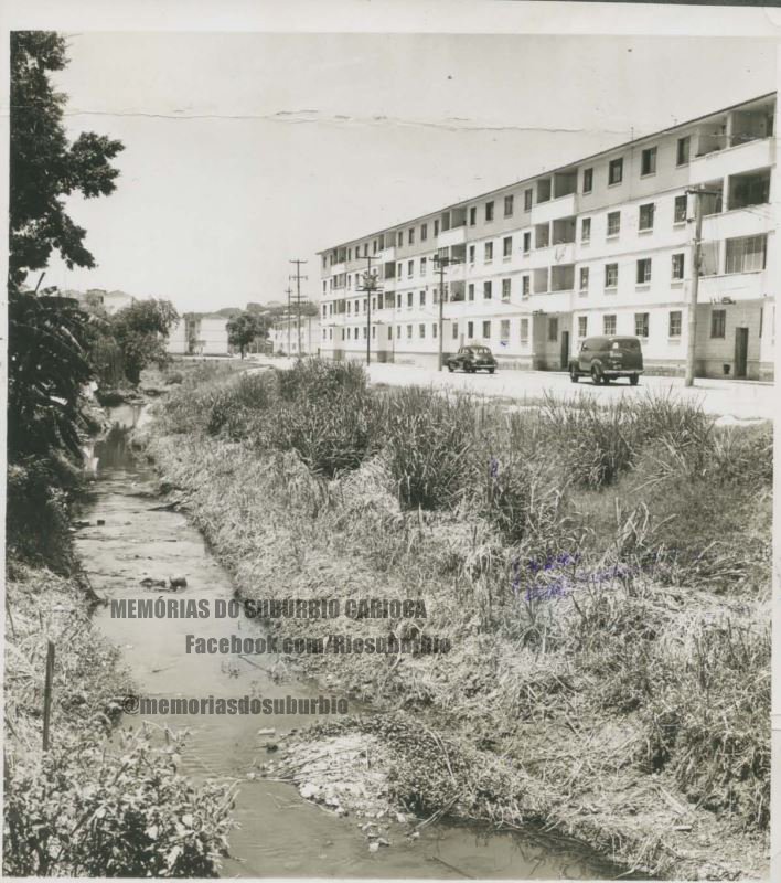 RioSuburbio's tweet photo. Rua Barcelona, IAPC do Cachambi, em fevereiro de 1960. A foto foi tirada da Rua Miguel Ângelo.
Acervo: @ArquivoBrasil
Curta @RioSuburbio
#Rio #Rioantigo #oldrio #memories #memoriadosuburbio @ORioAntigo #IAPC #Cachambi #MiguelAngelo https://t.co/pSDxpuP4rQ