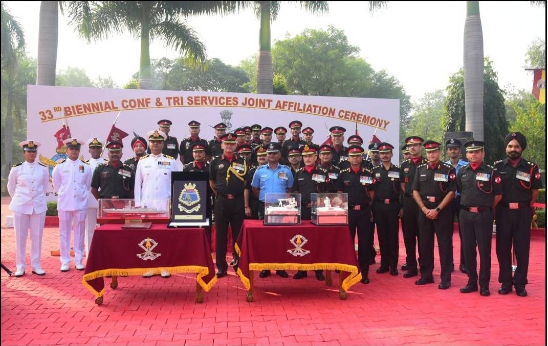 A Joint Affiliation Ceremony between The MAHAR Regiment of #IndianArmy, INS #Kolkata of #IndianNavy & 8 Squadron of #IndianAirforce was solemnised today at The MAHAR Regiment Centre. The affiliation will further strengthen the #jointmanship & #integration between three services.