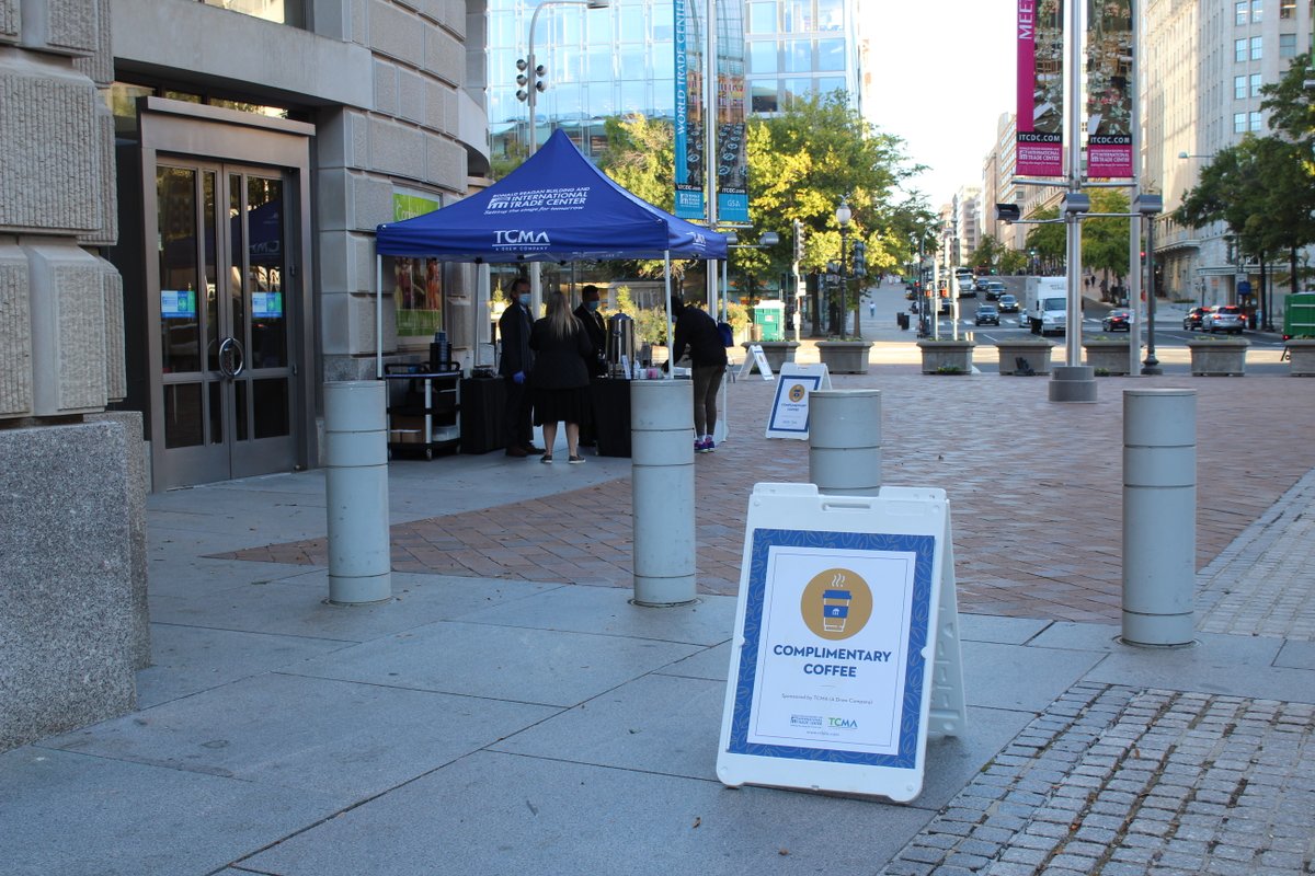 ReaganITCDC's tweet photo. We’re back on #WilsonPlaza this week with complimentary coffee – if you’re downtown Tuesday-Thursday from 8-9:30am, stop by for a hot cup of coffee, meet #TeamTCMA and learn more about events and programming at #RRBITC https://t.co/3RgHvFxWyo