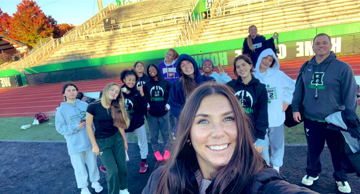 RoswellFlag's tweet photo. Morning practice ✅ Ready for senior night tomorrow @ 6pm! 🍩🏈 #tuesdayvibe https://t.co/pfLB5YoE1o