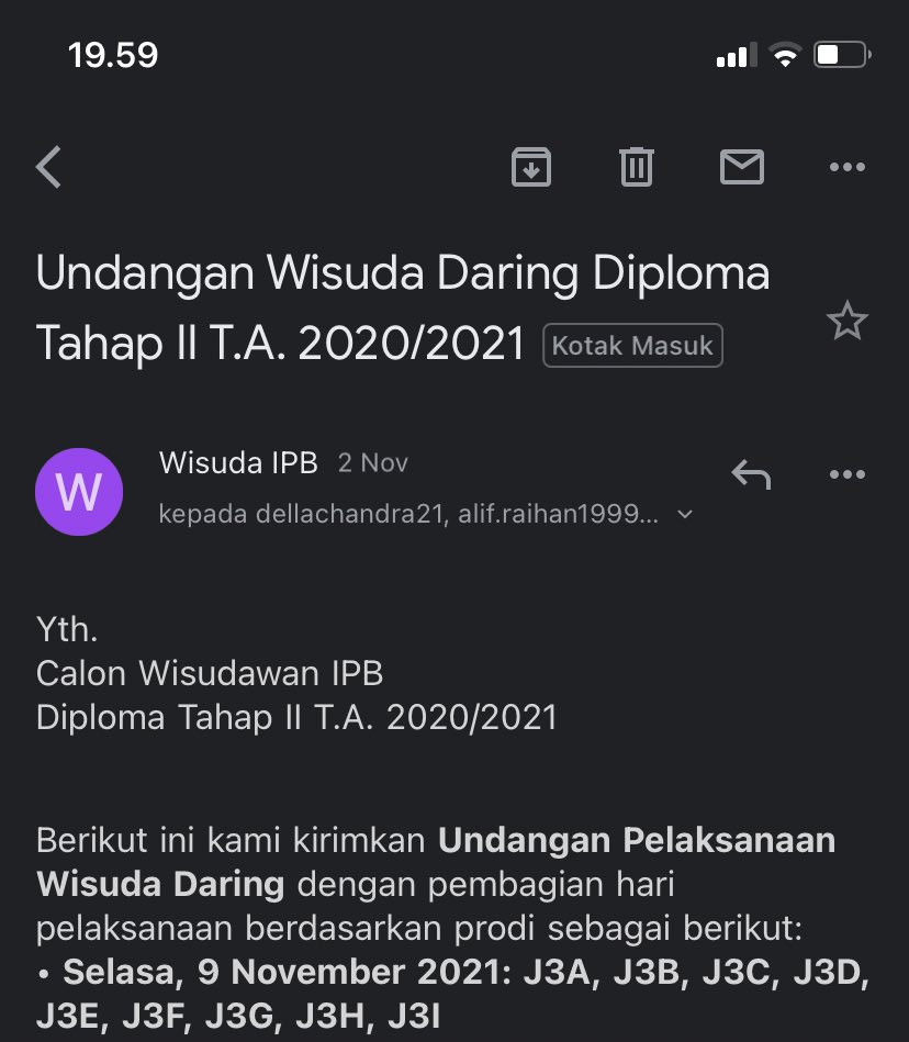 KeffiAnanda's tweet photo. Sampek lali nek dino iki mau wisuda😪 https://t.co/RRjde8pqRW