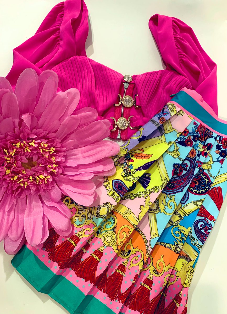LibertyBluff's tweet photo. OMG THIS OUTFIT 🌸💕 we are just loving these bright colours . get your going OUT OUT outfit today here @libertybluff_boutiqu 🛍 https://t.co/BX5T2q99oL