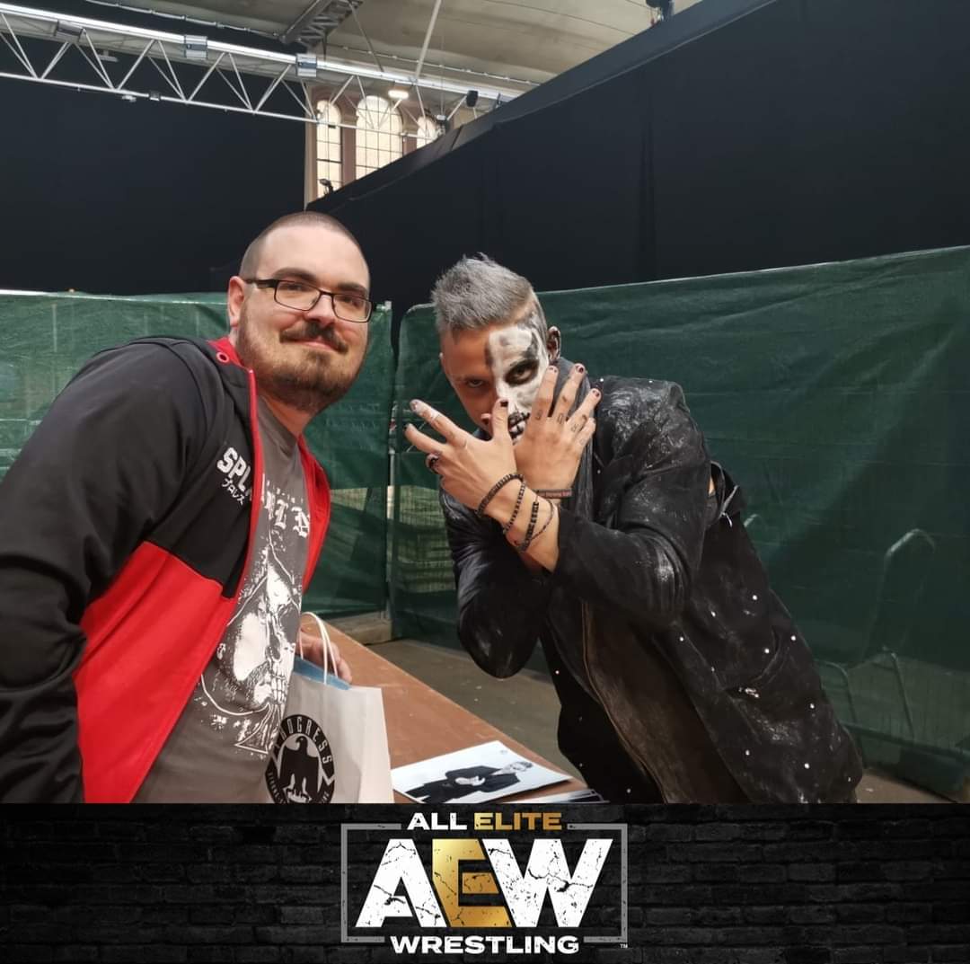 LeePrice1989's tweet photo. @RTMWrestling Me and one of the coolest guys I've ever met 🖤☠️ https://t.co/eKfYaniVn2