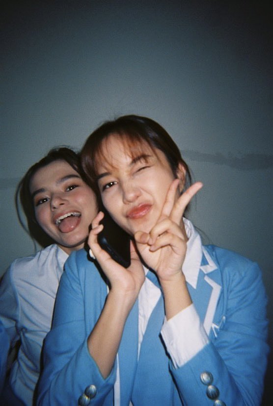 AngelssBecky's tweet photo. I found happiness when i met u~💖 https://t.co/c0Prw1laaa