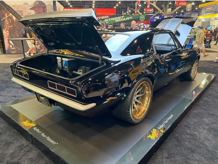4xspower's tweet photo. Another amazing #SEMA2021 build featured in the @meguiars booth! Really proud to have been a part, the Camaro is incredible @miranda_built #Meguiars #XSpowerBatteries #MirandaBuilt #4xspower #XSpower #RealPowerUnrealPerformance #StayCharged #SEMAshow #ChargedLife #SEMA https://t.co/q1MxEQ1BiV