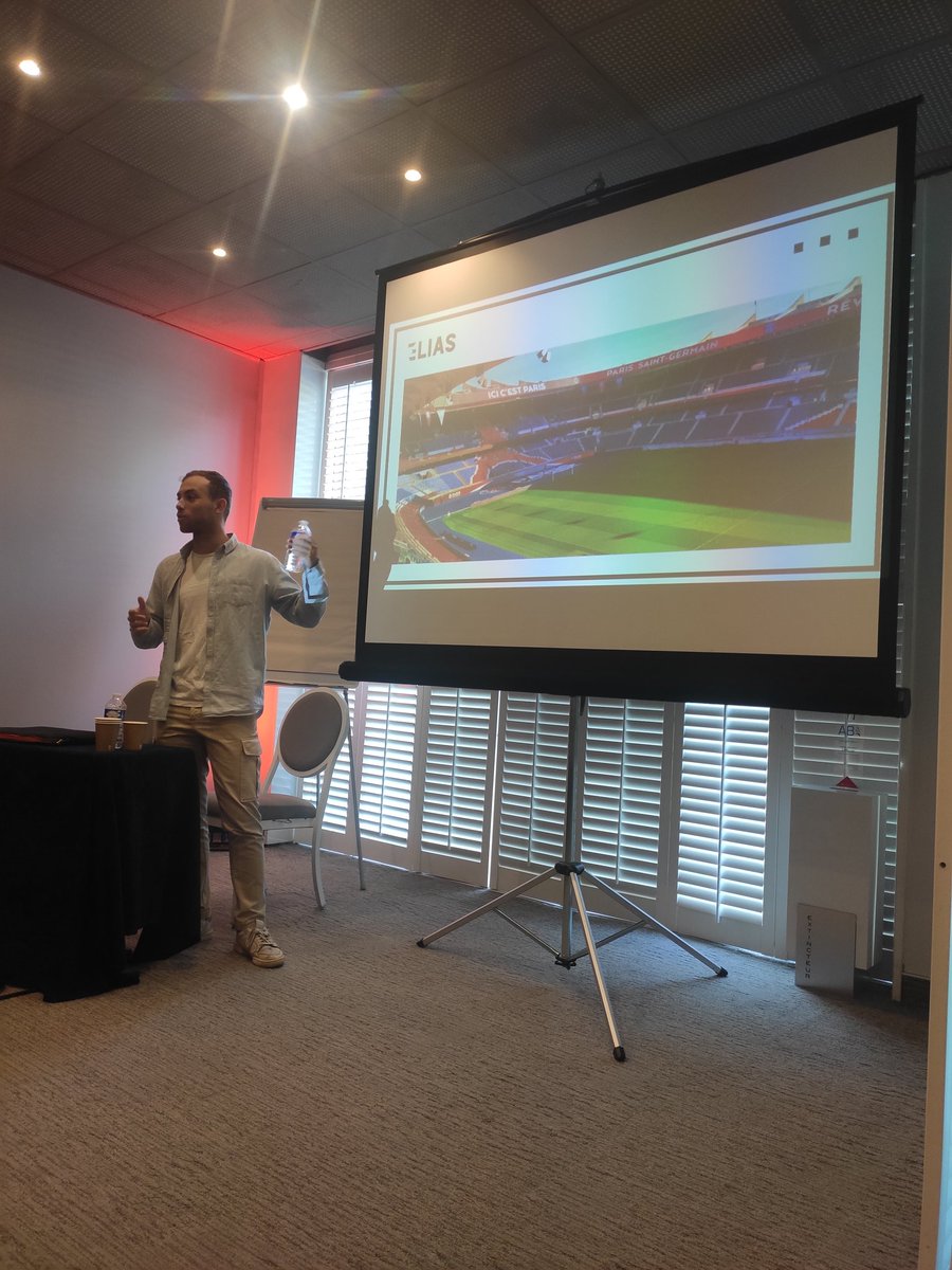 En direct du #forumcarrieresece. Axel Sani, Alumni ECE 2021 et co-fondateur de Elias Studio nous raconte son expérience. #ecoledingenieurs #ingenieurs #forumcarrieresece #startup #evenementece #emploi #projetsece #entrepreneuriat